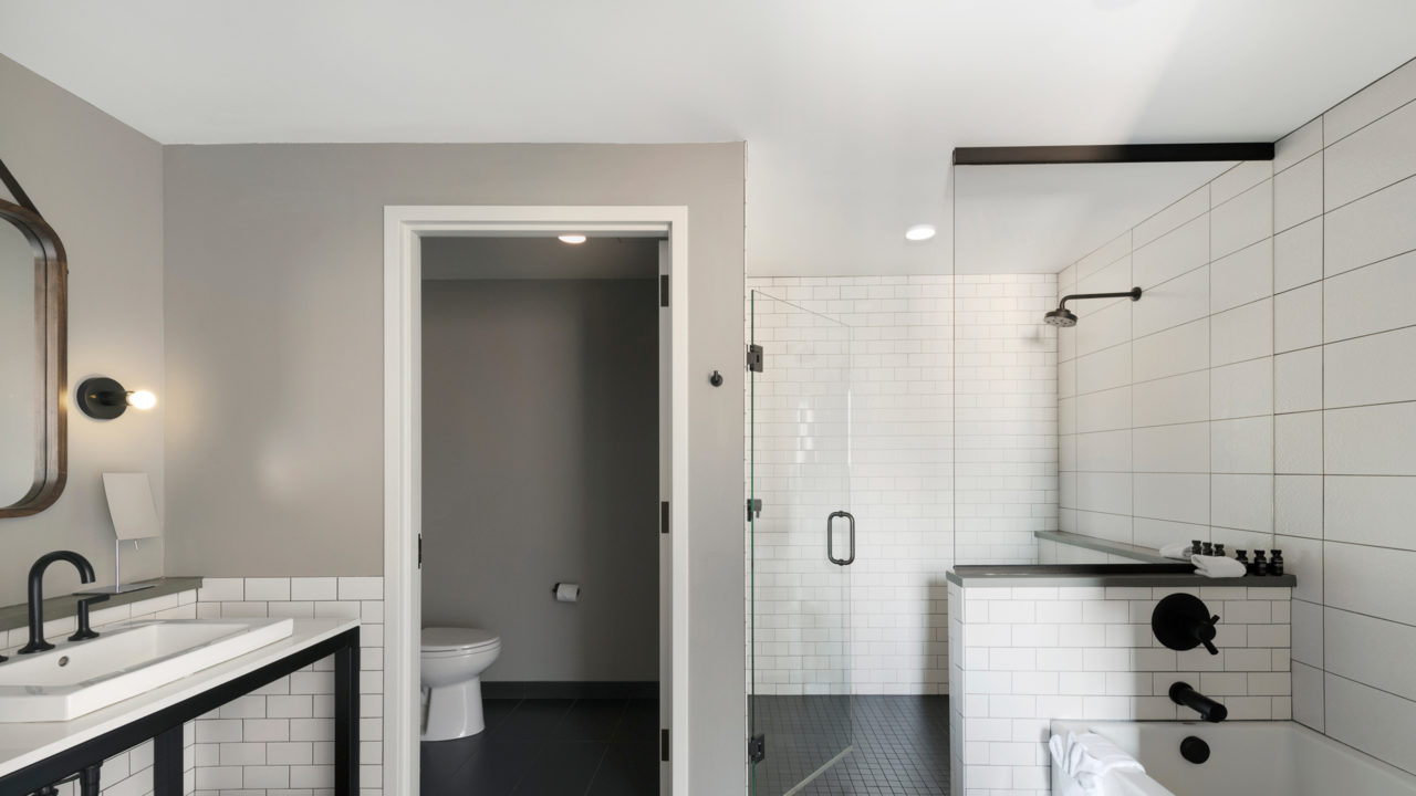 George Henry Suite Bath