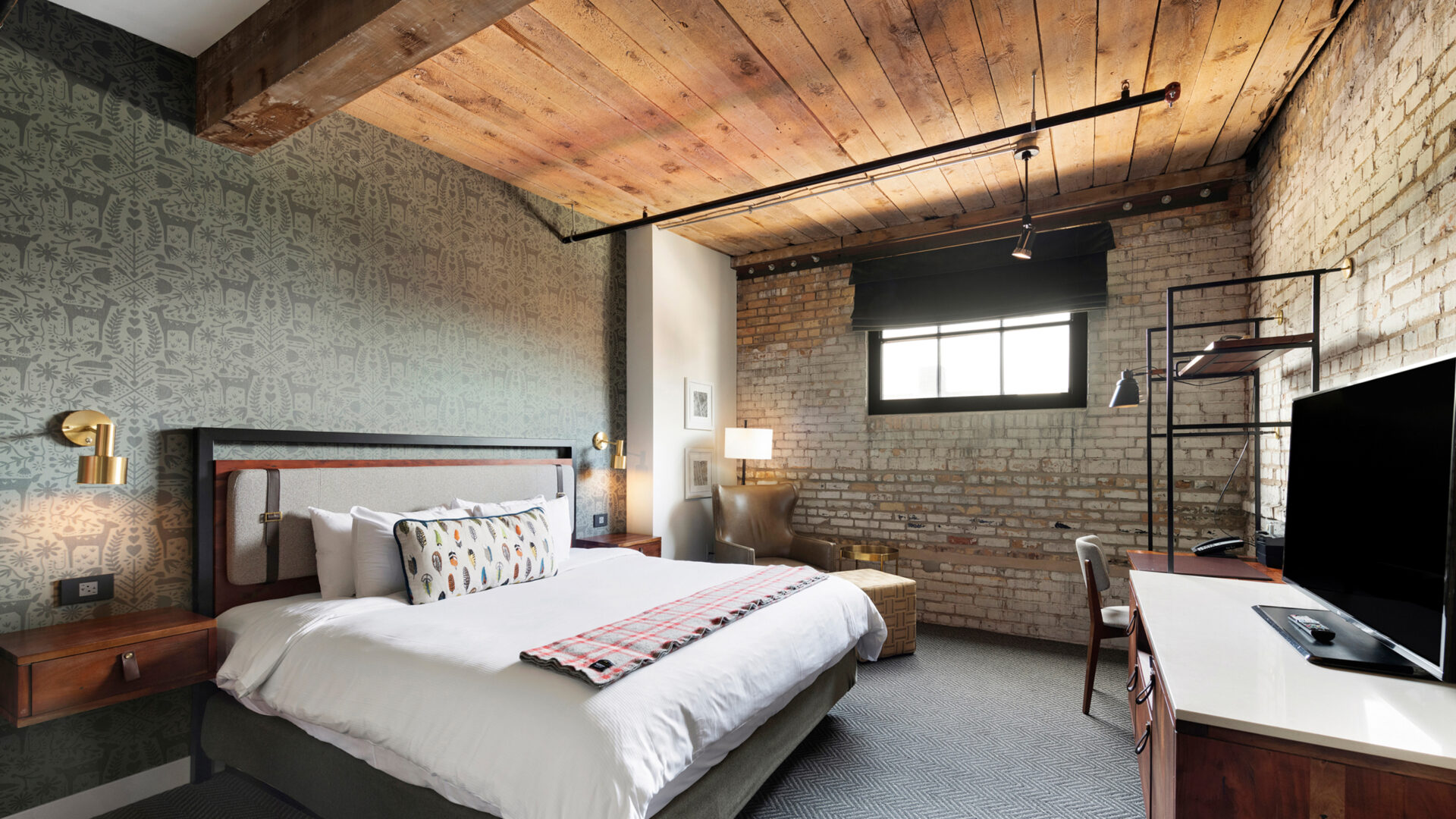 Loft King Room with Bed